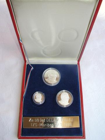 1986_Priznanje_za_50.let_dela_v_tenisu.JPG